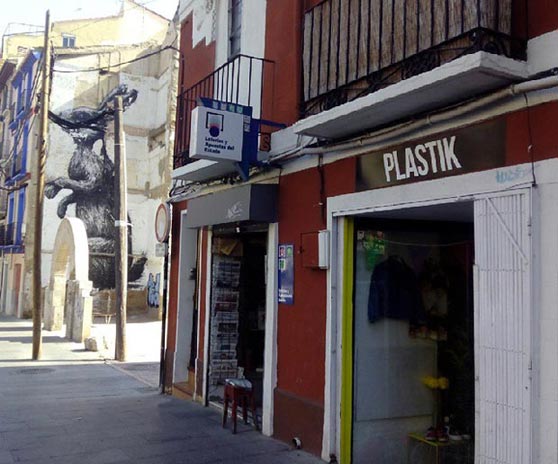 Entrevista a Elba Haxel, impulsora de Plastik Vintage Shop, un espacio para el arte y la moda