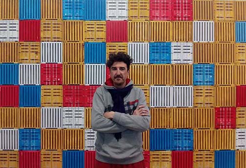 El interiorista y creador plástico Lalo Cruces en su Estudio