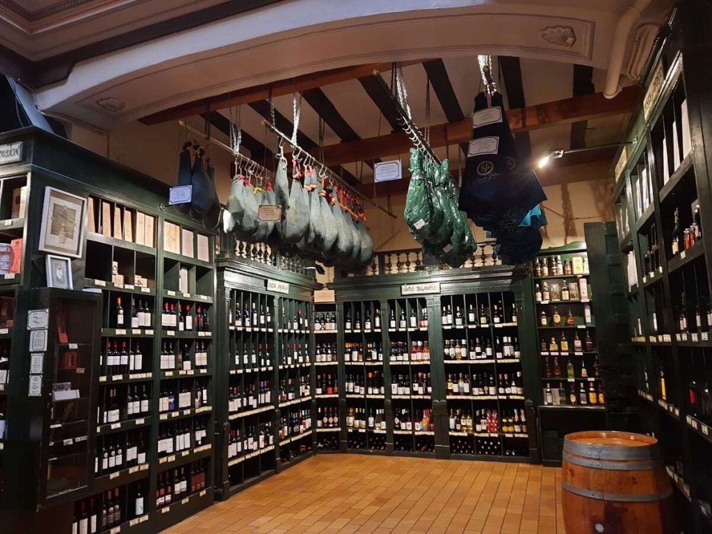 bodega de Montal